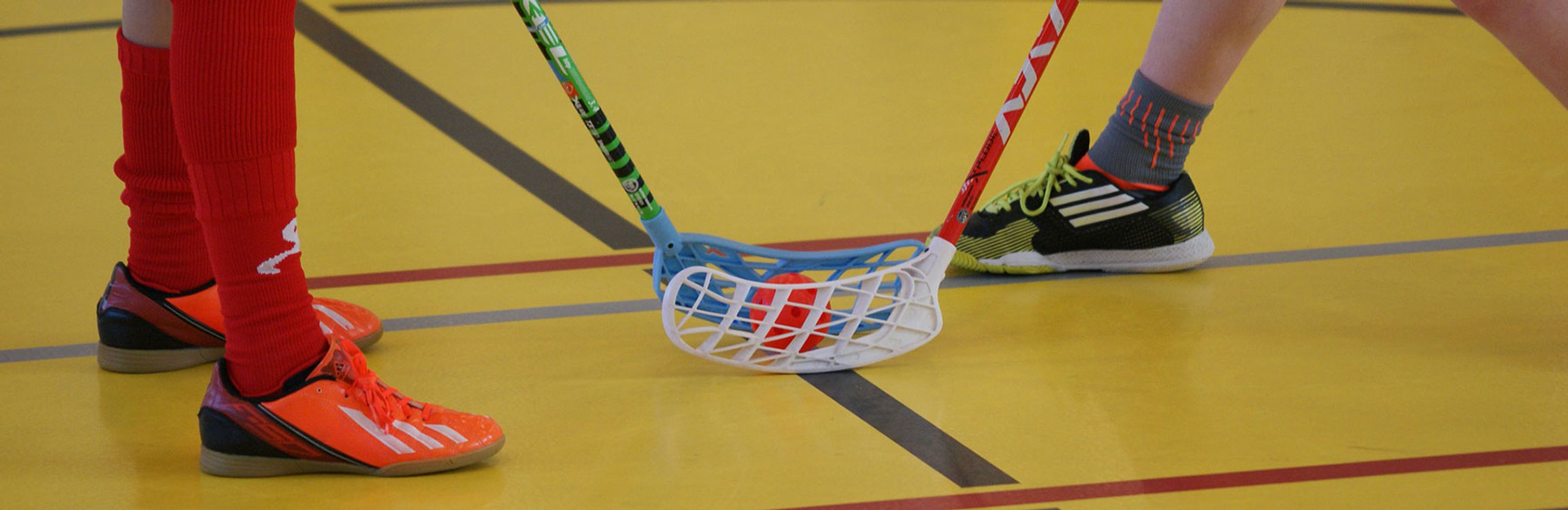 Unihockey-Plausch für Erwachsene - jeden Dienstagabend